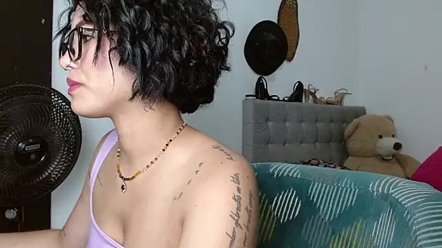 Snapshot of Sexy_Lia_ chatting on 12, 5, 2026 Sexy Lia online show from 12, 5, 2026