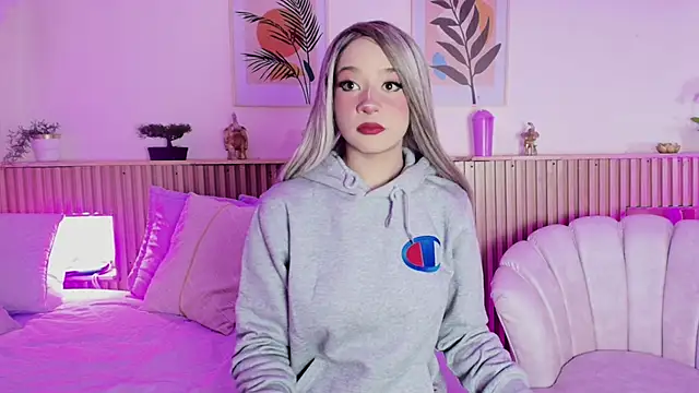 EmmaJhonnsson online show from 8, 2, 2025