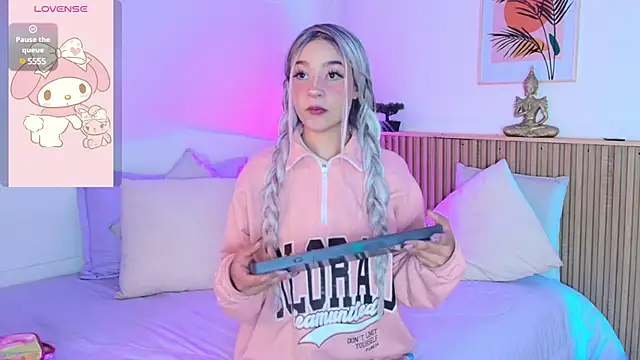 EmmaJhonnsson online show from 26, 2, 2025