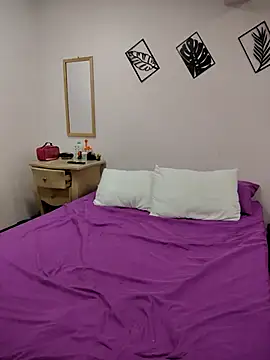 Miss balloonsmila online show from 19, 2, 2025