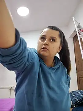 Miss balloonsmila online show from 15, 11, 2025