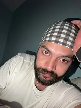 Arsh Loves Luv online show from 18, 12, 2025