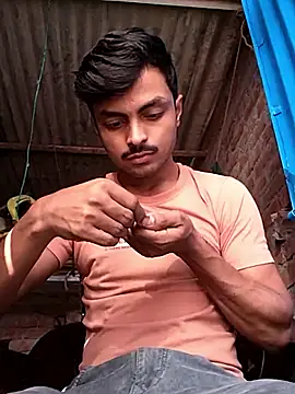 Snapshot of Suraj223kumar chatting on 9, 11, 2025 Suraj223kumar online show from 9, 11, 2025