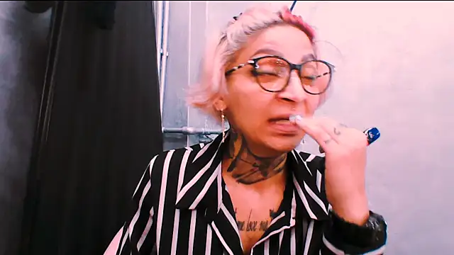 Snapshot of Lucky_Deniz chatting on 26, 11, 2025 Lucky Deniz online show from 26, 11, 2025