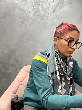 Snapshot of Lucky_Deniz chatting on 5, 12, 2025 Lucky Deniz online show from 5, 12, 2025