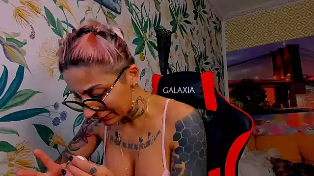 Snapshot of Lucky_Deniz chatting on 15, 12, 2025 Lucky Deniz online show from 15, 12, 2025