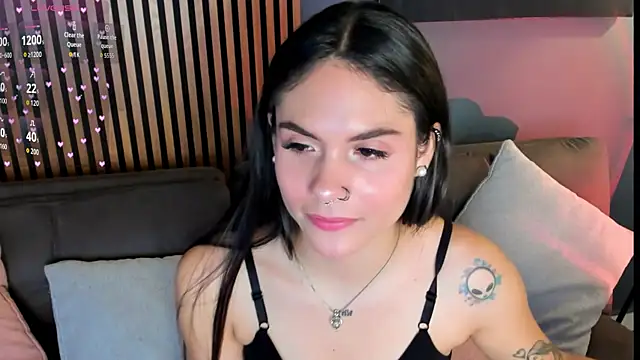Snapshot of Gaby_Ferrer chatting on 7, 10, 2025 Gaby Ferrer online show from 7, 10, 2025