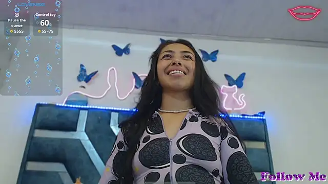 Roxan Fox- online show from 11, 11, 2025