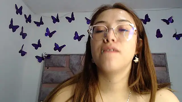 Snapshot of Anny_Fox- chatting on 28, 3, 2026 Anny Fox- online show from 28, 3, 2026