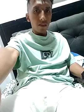 Snapshot of Alex-col chatting on 25, 12, 2024 Alex-col online show from 25, 12, 2024