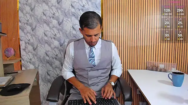 Snapshot of Hideintheoffice chatting on 1, 4, 2026 Hideintheoffice online show from 1, 4, 2026