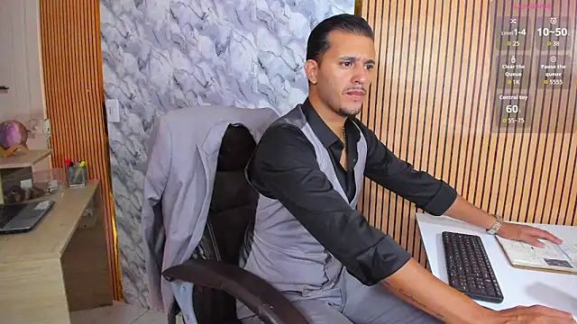 Snapshot of Hideintheoffice chatting on 4, 4, 2026 Hideintheoffice online show from 4, 4, 2026