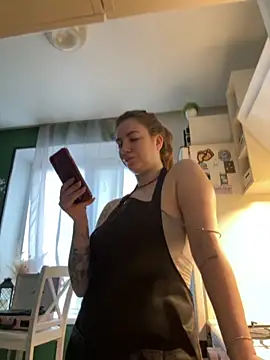 Snapshot of MayaMystic chatting on 18, 10, 2025 MayaMystic online show from 18, 10, 2025
