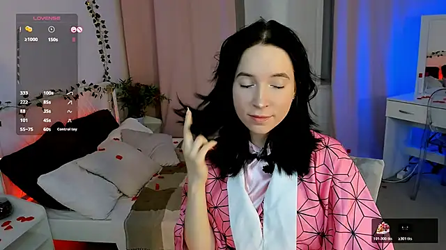 lilithlunna online show from 9, 11, 2025