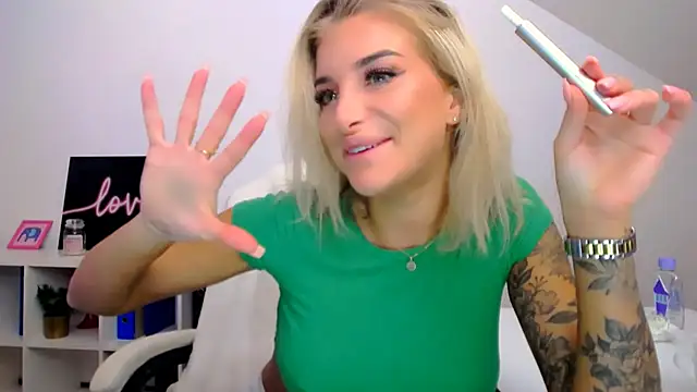 Snapshot of Lia_Benini chatting on 27, 2, 2025 Lia Benini online show from 27, 2, 2025