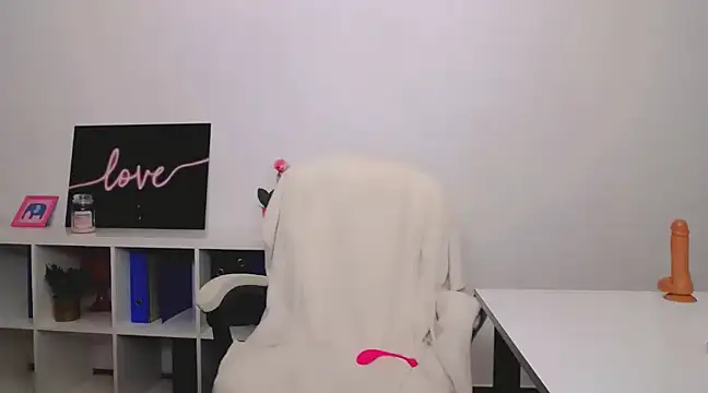 Snapshot of Lia_Benini chatting on 2, 3, 2025 Lia Benini online show from 2, 3, 2025