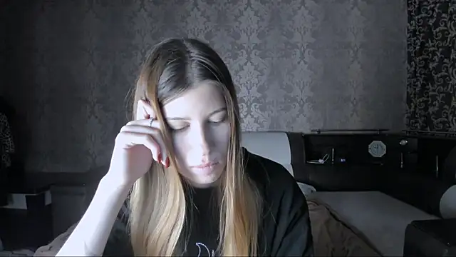 Snapshot of Agnes_Allenn chatting on 13, 10, 2025 Agnes Allenn online show from 13, 10, 2025