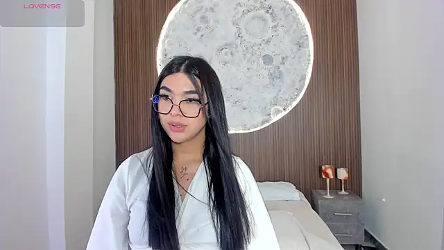 Snapshot of RoseCassie chatting on 18, 4, 2026 RoseCassie online show from 18, 4, 2026