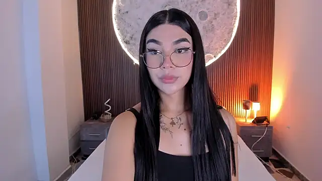 Snapshot of RoseCassie chatting on 8, 5, 2026 RoseCassie online show from 8, 5, 2026