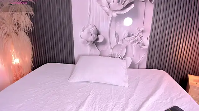 Snapshot of RoseCassie chatting on 9, 7, 2026 RoseCassie online show from 9, 7, 2026