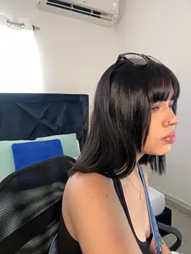 Lily Woodz online show from 10, 3, 2026