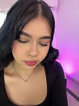 Lily Woodz online show from 17, 5, 2026