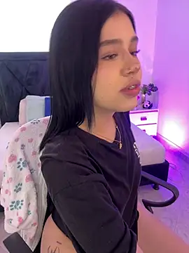Snapshot of Lily_Woodz chatting on 23, 6, 2026 Lily Woodz online show from 23, 6, 2026