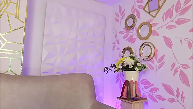 Snapshot of AnikaRomanoff chatting on 17, 2, 2025 AnikaRomanoff online show from 17, 2, 2025