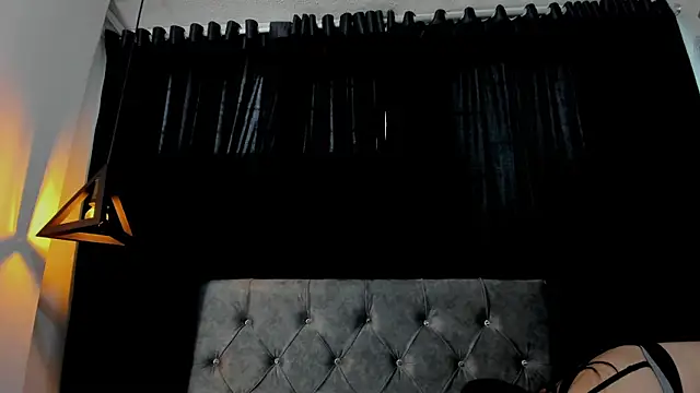 Snapshot of AnikaRomanoff chatting on 7, 3, 2025 AnikaRomanoff online show from 7, 3, 2025