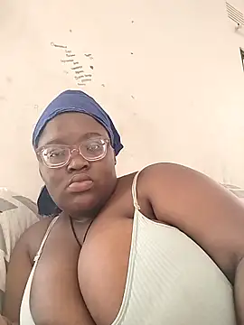 Snapshot of Damm_Bobbies chatting on 24, 10, 2025 Damm Bobbies online show from 24, 10, 2025