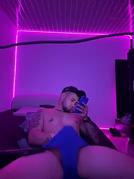 Snapshot of miia-liiam chatting on 16, 1, 2025 miia-liiam online show from 16, 1, 2025