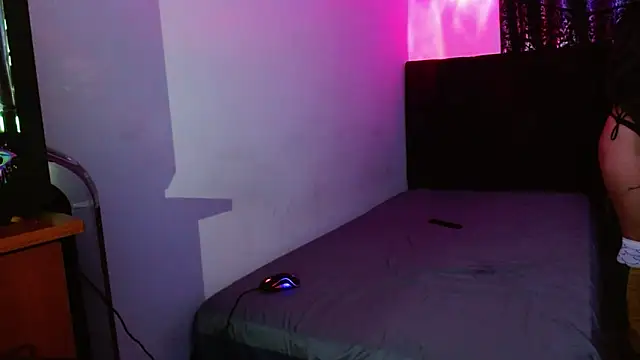 Snapshot of miia-liiam chatting on 29, 11, 2025 miia-liiam online show from 29, 11, 2025