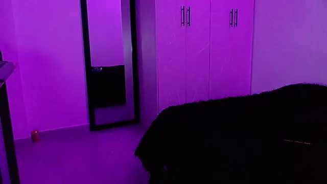 Snapshot of miia-liiam chatting on 9, 4, 2026 miia-liiam online show from 9, 4, 2026