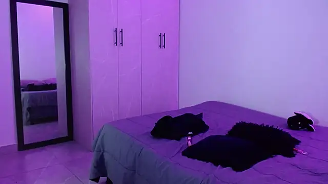 Snapshot of miia-liiam chatting on 12, 4, 2026 miia-liiam online show from 12, 4, 2026