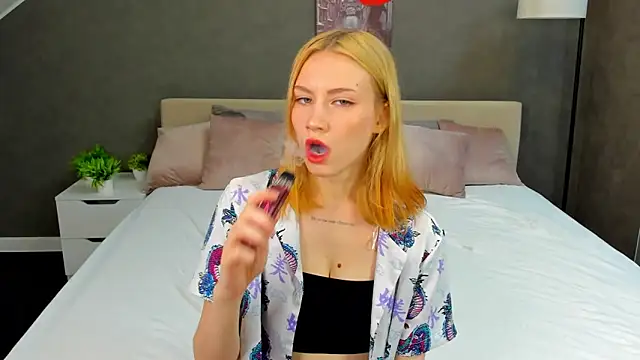 Snapshot of Mollly_Rouge chatting on 21, 3, 2025 Mollly Rouge online show from 21, 3, 2025
