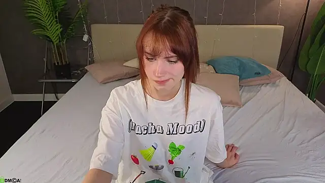 Snapshot of Mollly_Rouge chatting on 29, 4, 2026 Mollly Rouge online show from 29, 4, 2026
