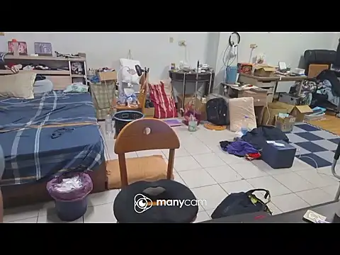 Snapshot of bb770504 chatting on 8, 10, 2025 bb770504 online show from 8, 10, 2025