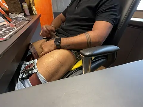 Snapshot of Nil_Talreja chatting on 12, 9, 2025 Nil Talreja online show from 12, 9, 2025