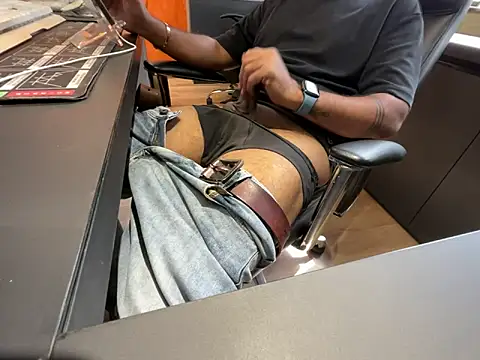 Snapshot of Nil_Talreja chatting on 7, 4, 2026 Nil Talreja online show from 7, 4, 2026