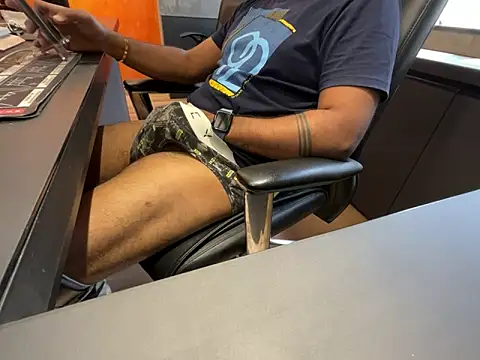 Snapshot of Nil_Talreja chatting on 22, 4, 2026 Nil Talreja online show from 22, 4, 2026