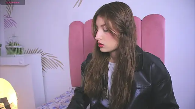 Daisha Riley online show from 7, 3, 2025