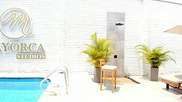 loladupont online show from 15, 3, 2025