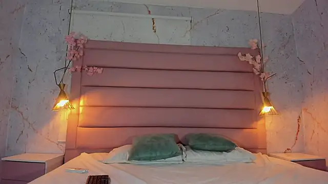 loladupont online show from 10, 10, 2025