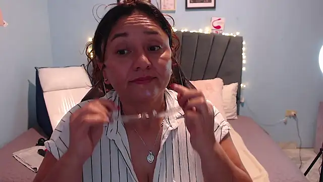 AngelRouss online show from 1, 3, 2025