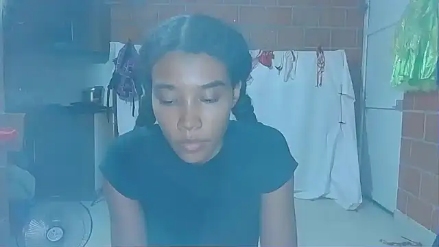 Snapshot of kattyandericc chatting on 29, 10, 2025 kattyandericc online show from 29, 10, 2025