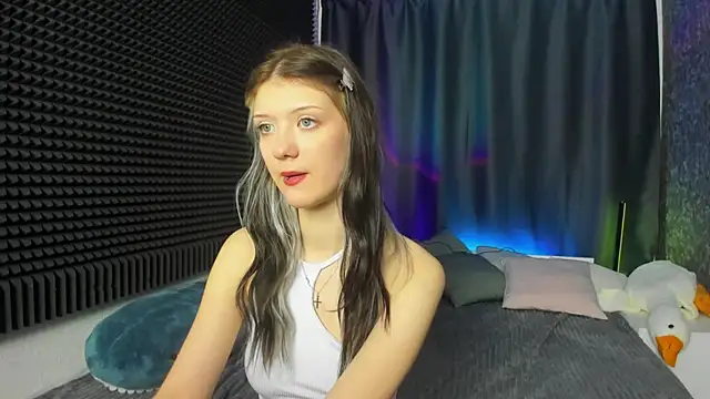 Lina Vi online show from 2, 2, 2025