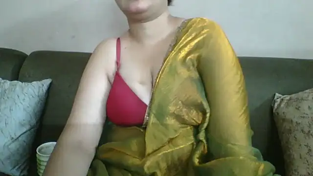 Snapshot of Riya_Stream01 chatting on 15, 5, 2026 Riya Stream01 online show from 15, 5, 2026