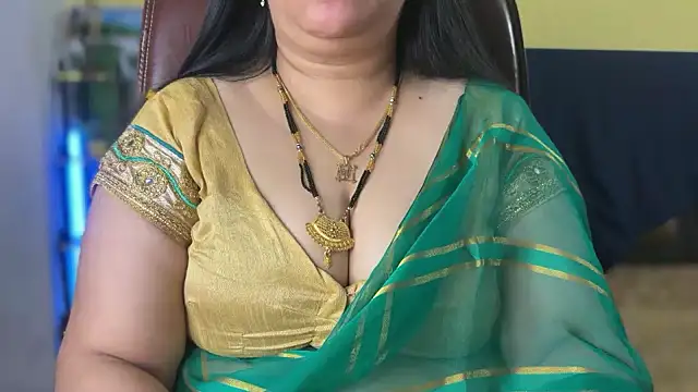 Snapshot of FlatVincy4 chatting on 5, 2, 2026 FlatVincy4 online show from 5, 2, 2026