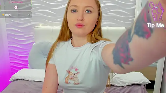 Snapshot of ChloeSug chatting on 15, 9, 2025 ChloeSug online show from 15, 9, 2025