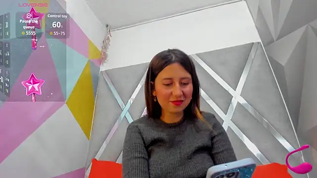 Snapshot of Valeria_grey69 chatting on 8, 9, 2025 Valeria grey69 online show from 8, 9, 2025